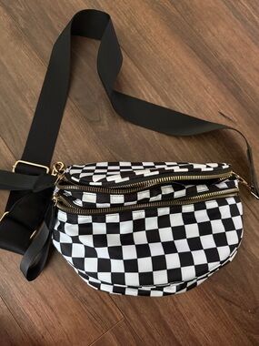 Black & White Checker Crossbody Belt Bag - Stylish Women’s Bag